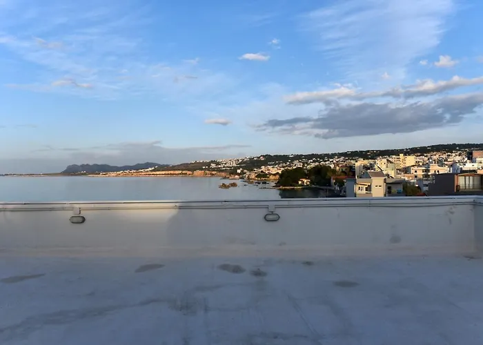 Apartman In Koomkapi Hriszí Aktí Haniá